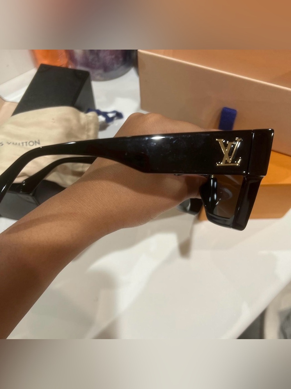 Louis Vuitton Black Cyclone Sunglasses with Crystal Star Accent Unisex - Picture 4 of 12